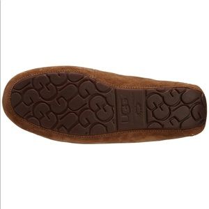 UGG Shoes - UGG ANSLEY SLIPPERS SIZE 8 UGG Shoes - UGG ANSLEY SLIPPERS SIZE 8